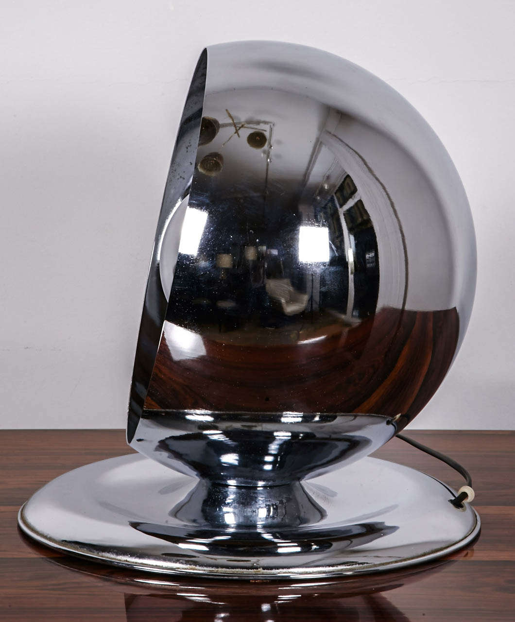 Globe Chromed Metal Table Lamp In Excellent Condition In Paris, Ile-de-France