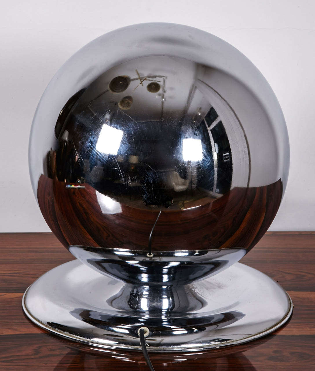 Late 20th Century Globe Chromed Metal Table Lamp For Sale