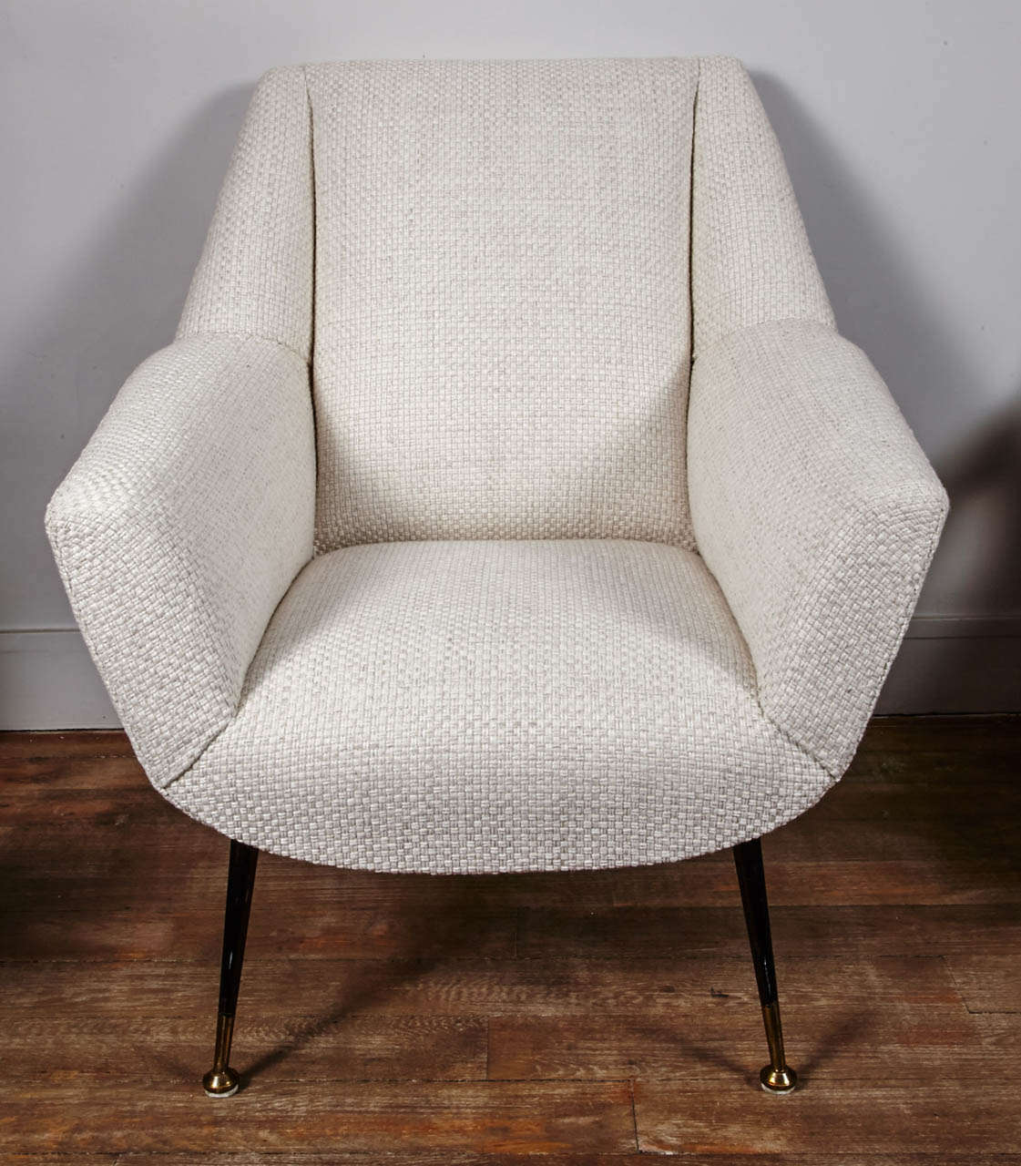 Mid-Century Modern Pair of Italian Armchairs Entirely Reupholstered in Ivory Fabric