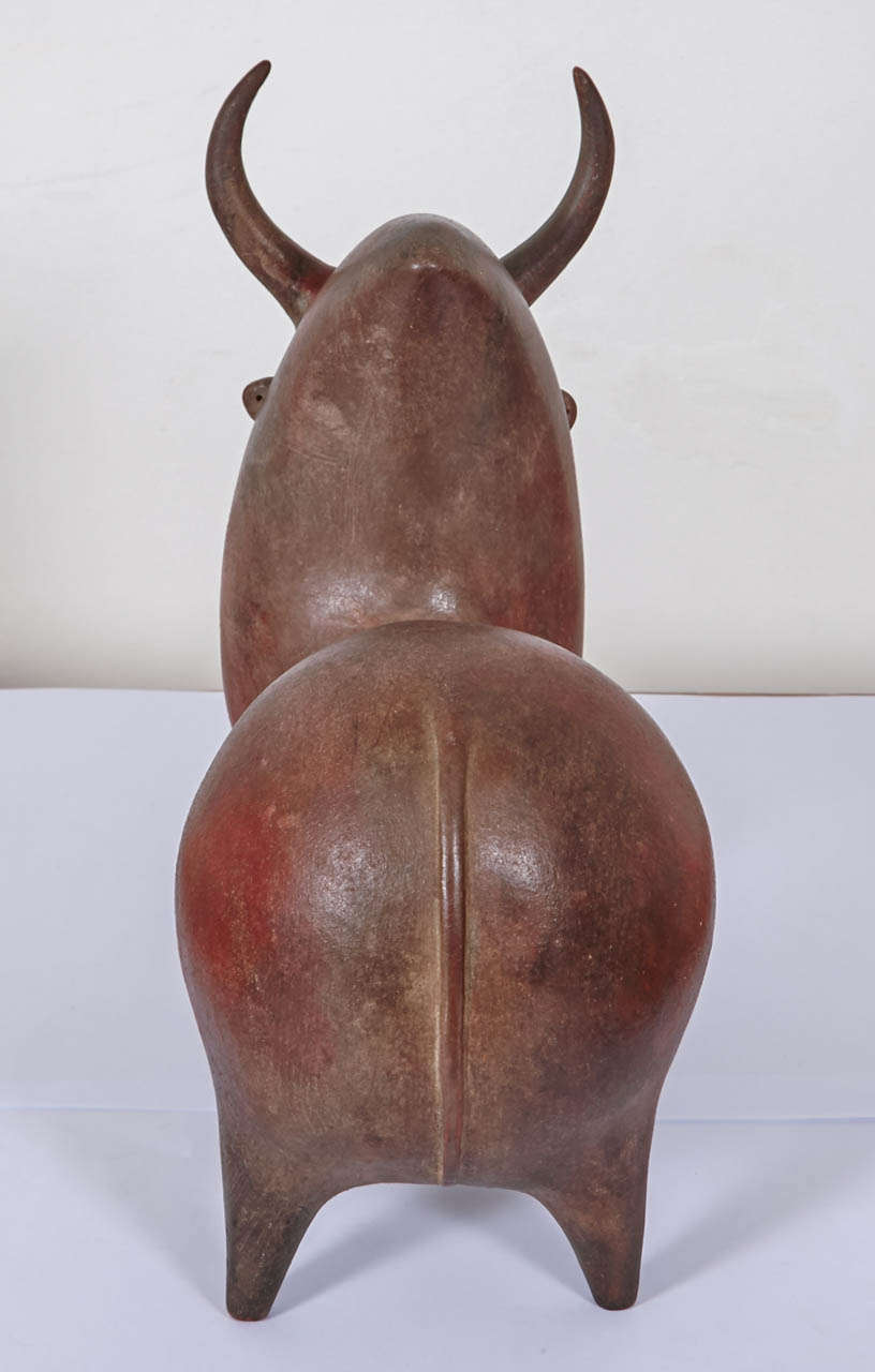 Taureau stylisé en céramique Brown par François Raty, vers 1950 État moyen à Paris, FR