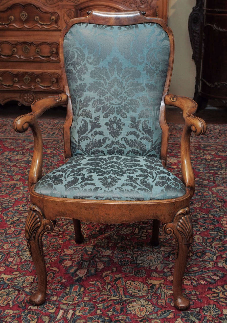 British Set of 12 Antique Walnut Queen Anne Style DIning Chairs circa 1865-1885