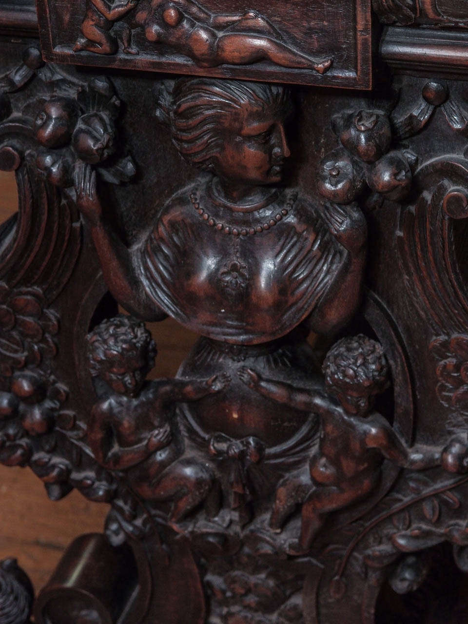 Early 19th Century Antique Carved Walnut Renaissance Trestle Table 5