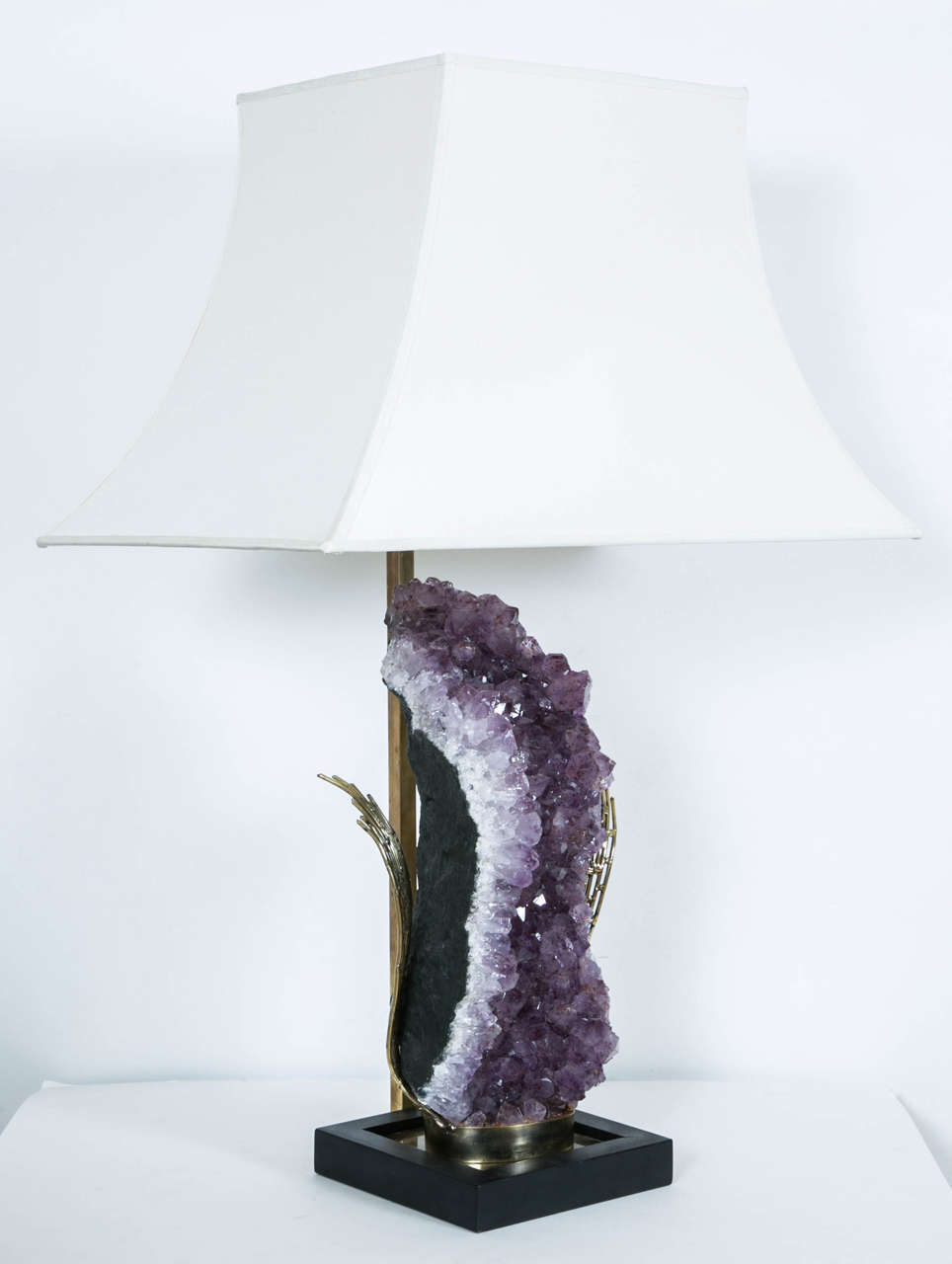 Gilt Brass Table Lamp with Amethyst Geode, by Duval-Brasseur, France, 1970s In Good Condition For Sale In Paris, FR