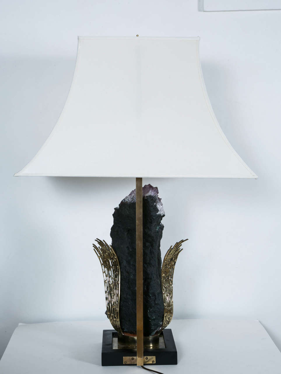 Gilt Brass Table Lamp with Amethyst Geode, by Duval-Brasseur, France, 1970s For Sale 3