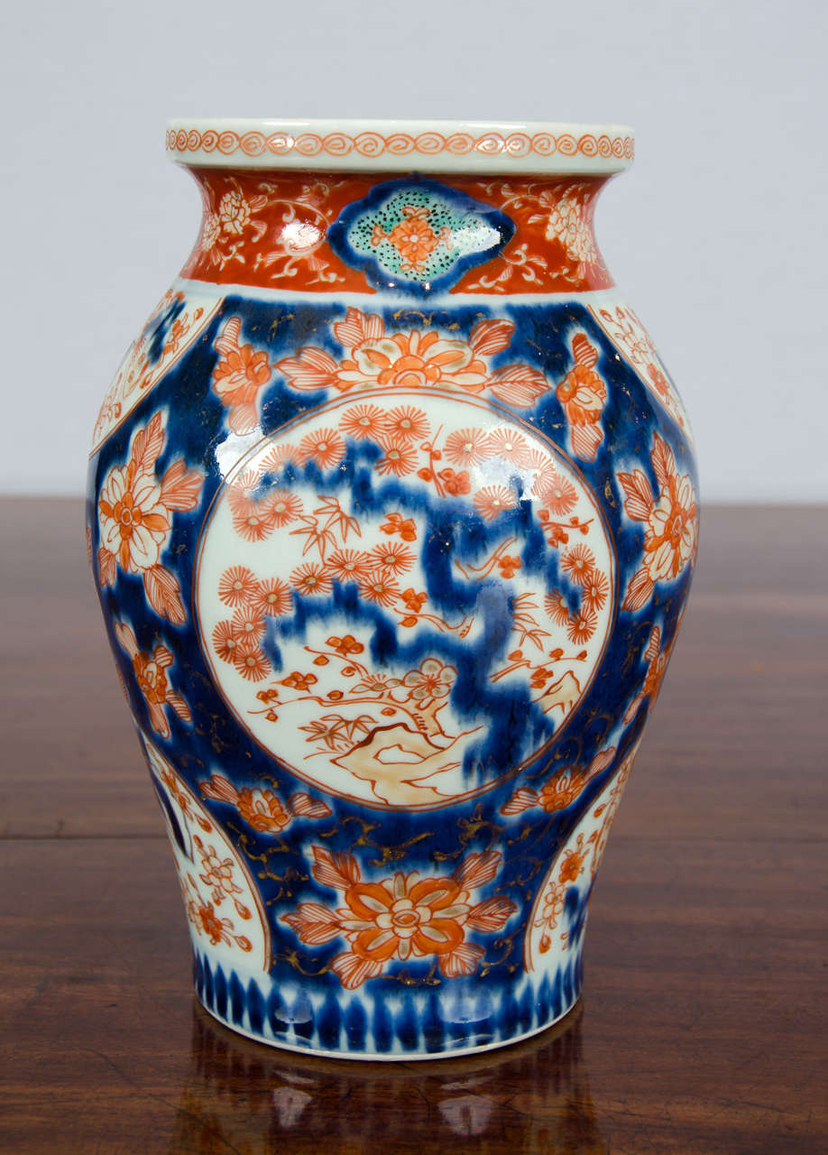 Pair of Japanese Imari Vases In Excellent Condition In London, GB