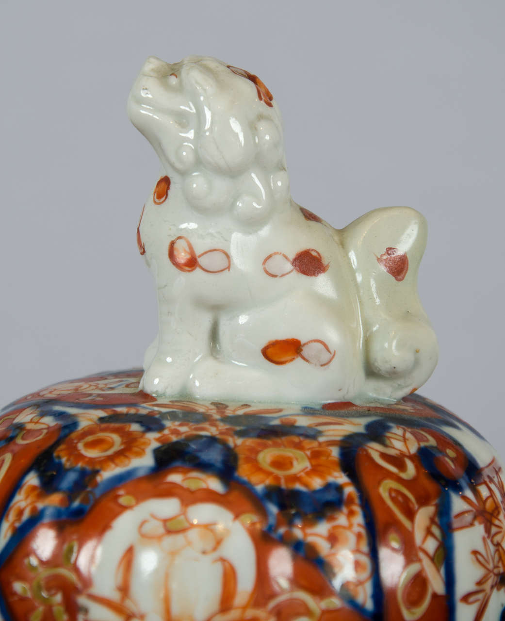 19th Century Lidded Japanese Imari Jar with Foo Dog Finial at 1stDibs