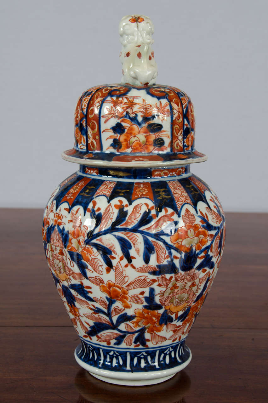 19th Century Lidded Japanese Imari Jar with Foo Dog Finial at 1stDibs