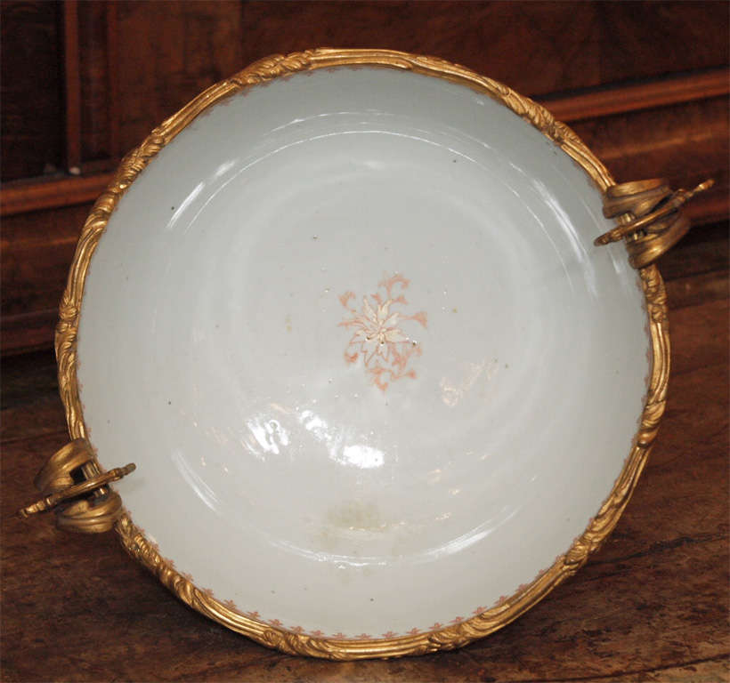 Porcelain 18th C.  CHINESE EXPORT  MANDRIAN BLEU MOUNTED BOWL For Sale