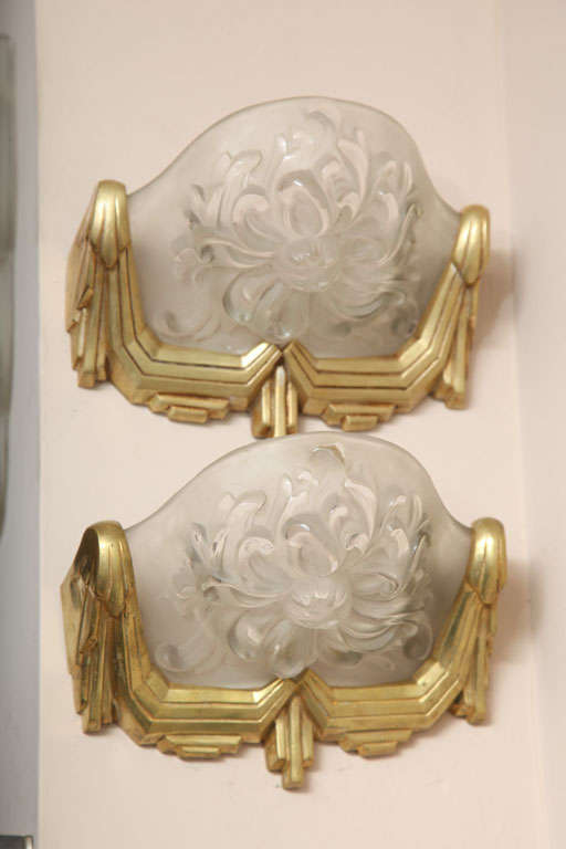 French Pair of Art Deco Wall Sconces by Sabino For Sale