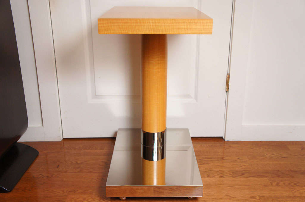 Sycamore Veneer Rolling Nightstand In Good Condition For Sale In Hudson, NY