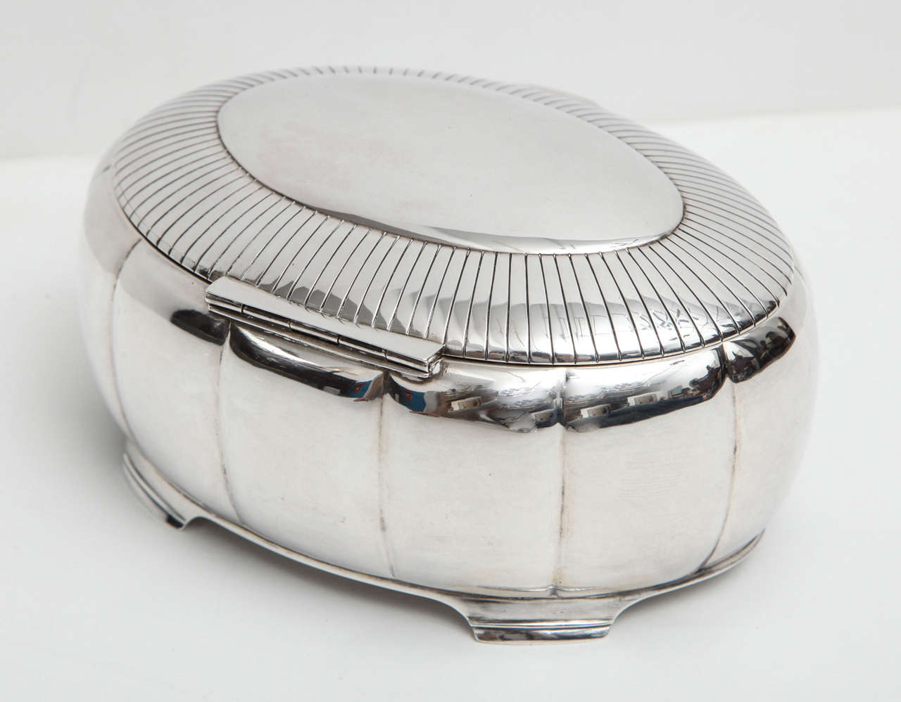 A Fine Scandinavian Silver Lidded Box by Just Andersen In Good Condition In New York, NY