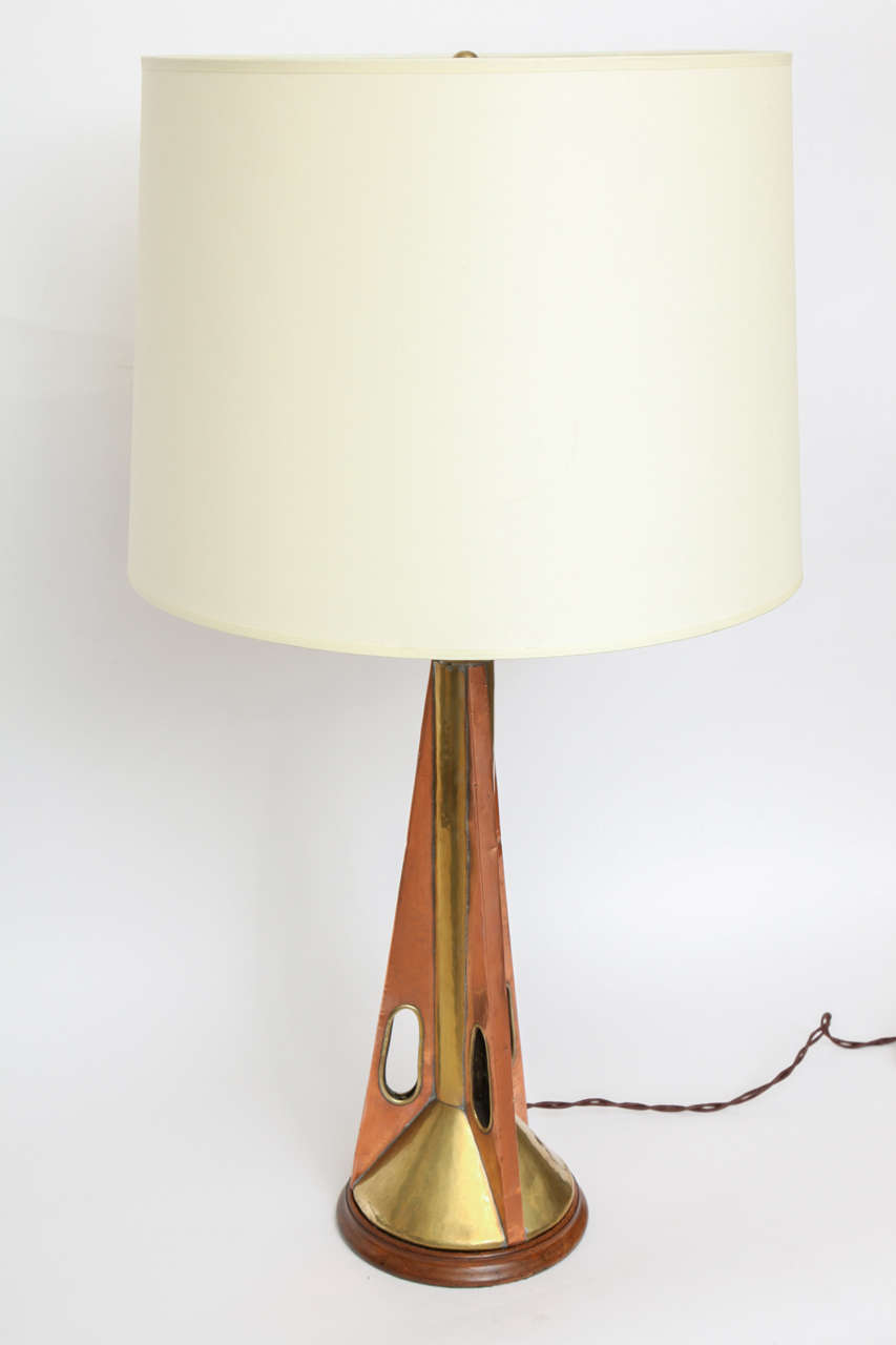 Table Lamp Mid Century Modern Architectural wood and brass 1960's (Moderne der Mitte des Jahrhunderts) im Angebot