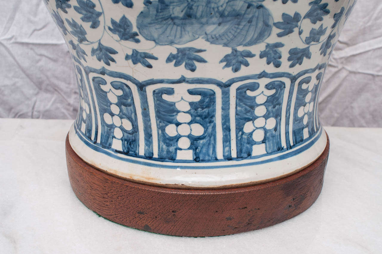 Impressive Chinese Export Porcelain Blue and White Lamp In Excellent Condition In New York, NY