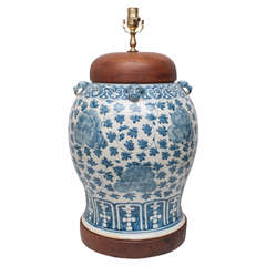 Impressive Chinese Export Porcelain Blue and White Lamp