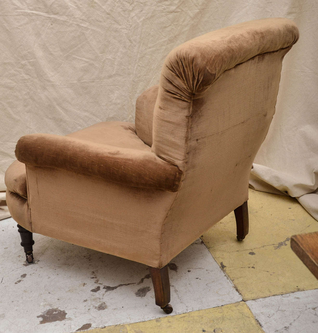 English Late 19th Century Howard Style Club Chair In Good Condition In Southampton, NY