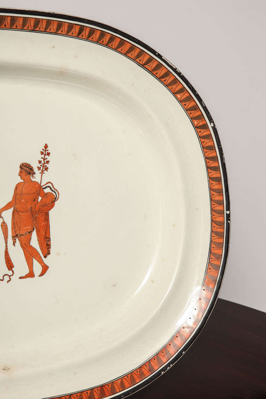 Two Early 19th Century Creamware Platters In Good Condition For Sale In New York, NY