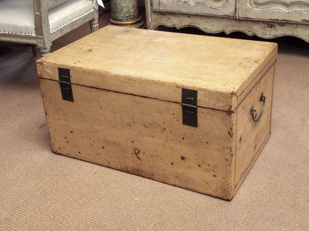 Late 19th Century Chinese Parchment Trunk For Sale 3
