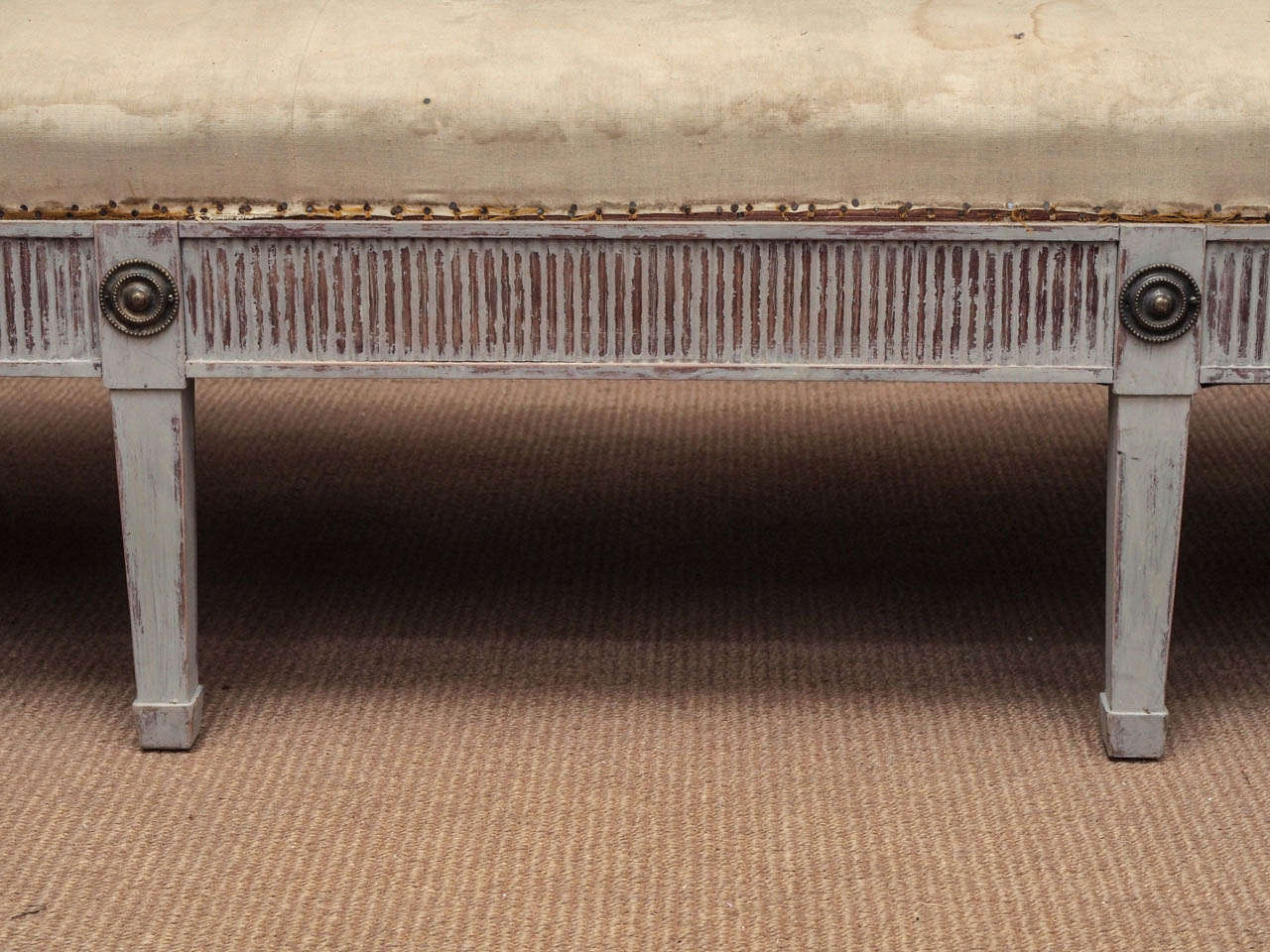 Swedish Early 20th Century Gustavian Style Painted Daybed For Sale