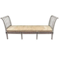 Early 20th Century Gustavian Style Painted Daybed 4