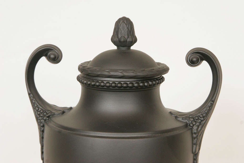 'Helena' Limited Edition 'Basalt' Porcelain Urn by Fürstenberg 4