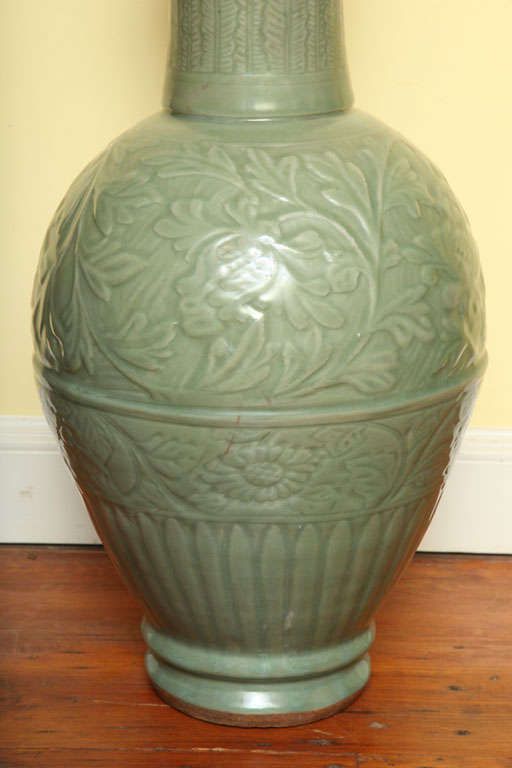 Large antique Yuan Dynasty celadon jar, 14th century In Good Condition In New York, NY