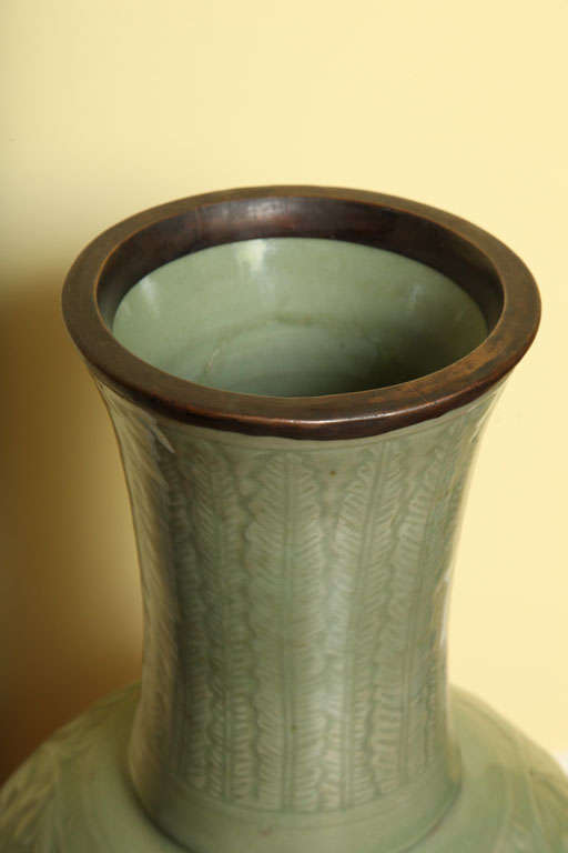 Large antique Yuan Dynasty celadon jar, 14th century 2