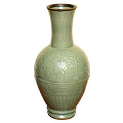 Large antique Yuan Dynasty celadon jar, 14th century