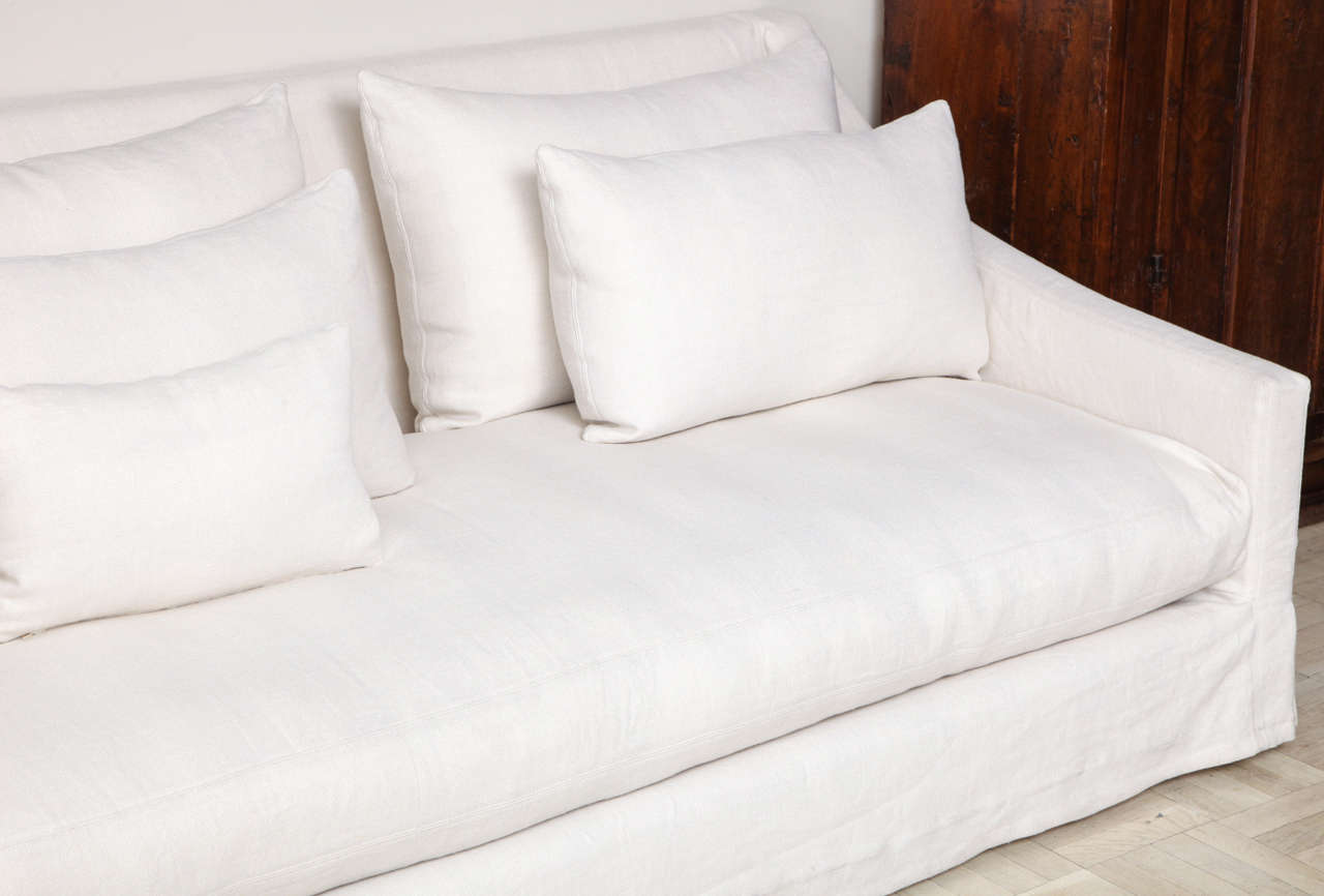 Lucca & Co., auf Bestellung gefertigtes Spoleto-Sofa im Angebot 1