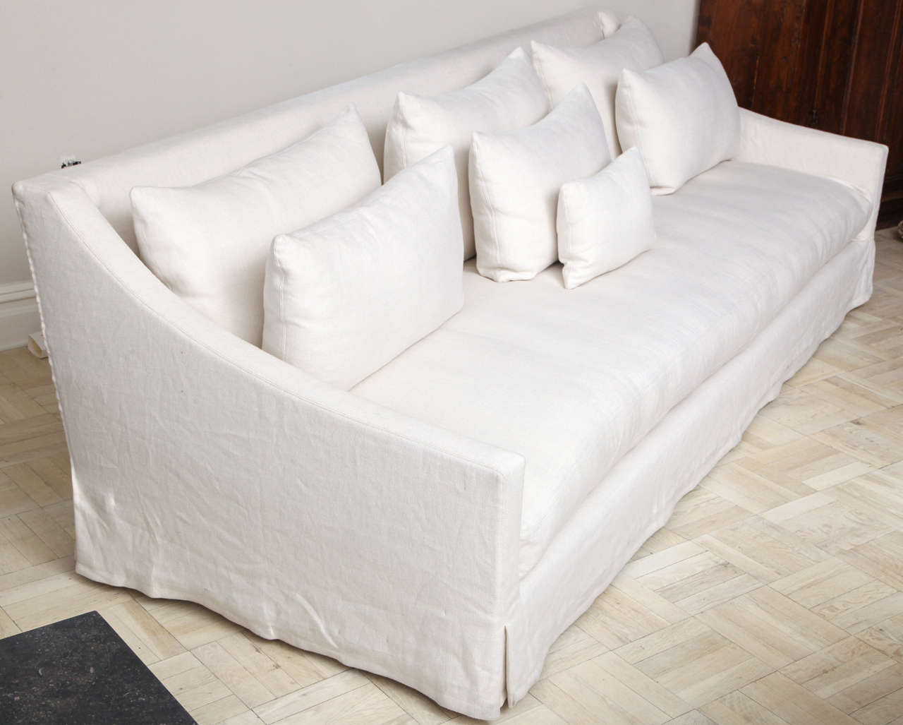 Lucca & Co., auf Bestellung gefertigtes Spoleto-Sofa im Angebot 4