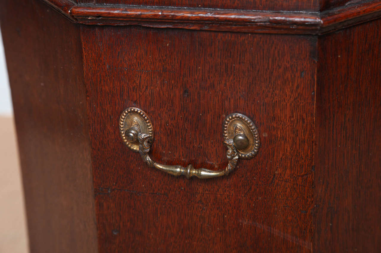 Unusual George III Octagonal Oak Box 4