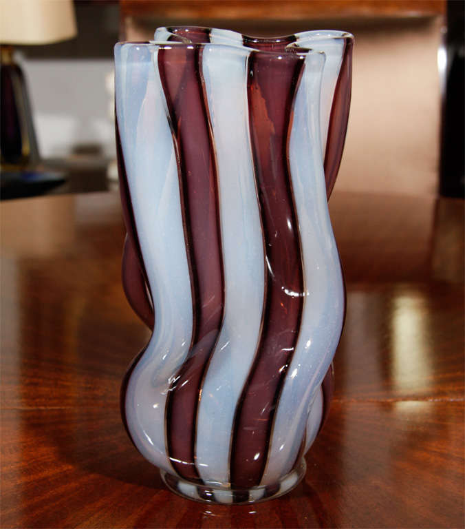 Striped Crumpled Glass Vase by Ercole Barovier, Italian 1950s For Sale 2