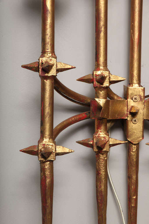 Pair of Brutalist 1960s Gilt Metal Wall Sconces In Excellent Condition In New York, NY