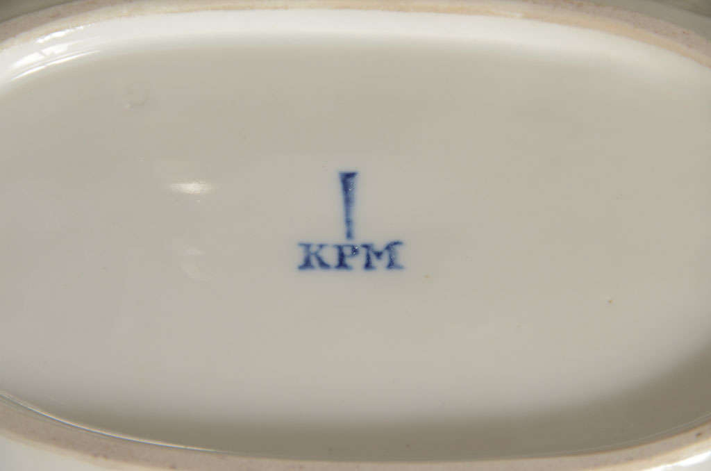 KPM Porcelain Molded Leaf Dish 7