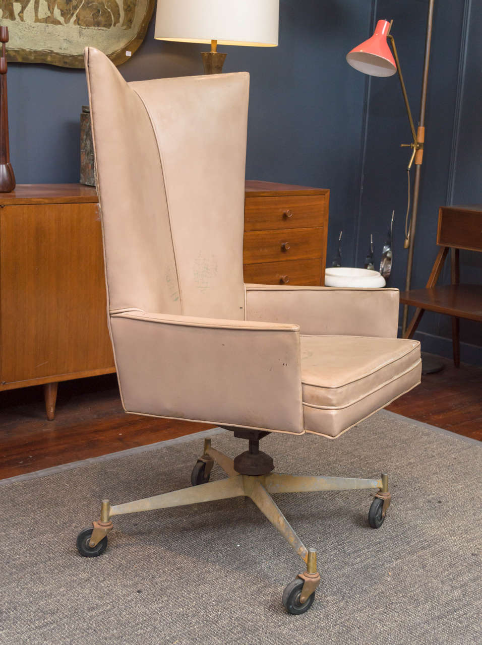 Important and rare high back tilt and swivel executive office chair designed by Paul McCobb, circa 1955.

Original condition chair from the estate of important 