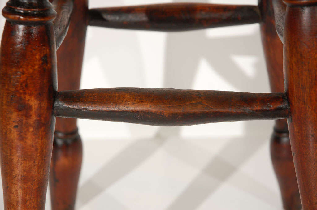 18th Century Walnut Stool with Original Old Surface from New England In Good Condition In Los Angeles, CA