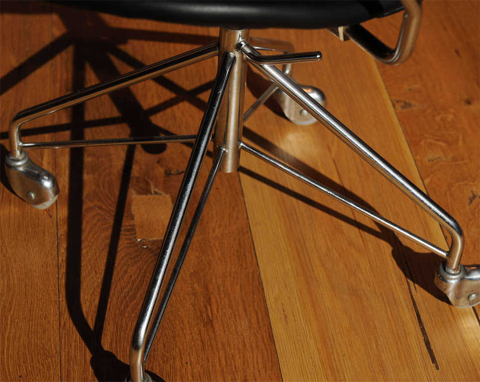 Danish Arne Jacobsen - Office Chair, Series 7, model 3217