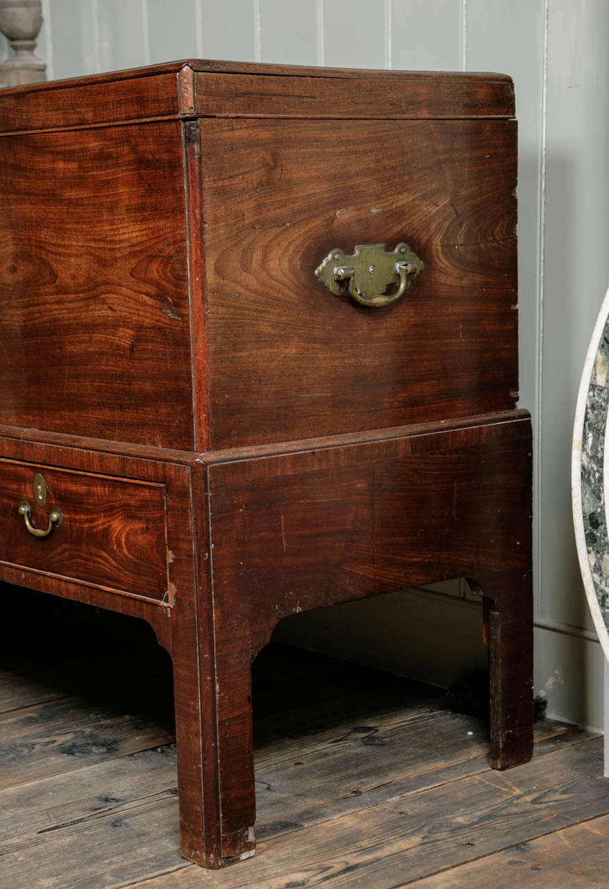 A Good George II Mahogany Coffer on Stand In Excellent Condition In London, GB