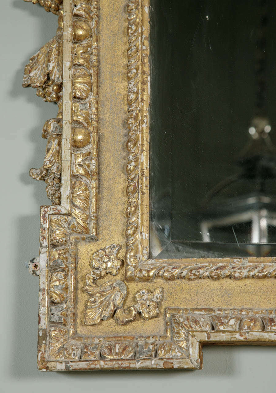 18th Century and Earlier Finely Carved and Well-Detailed Giltwood George II Pier Mirror