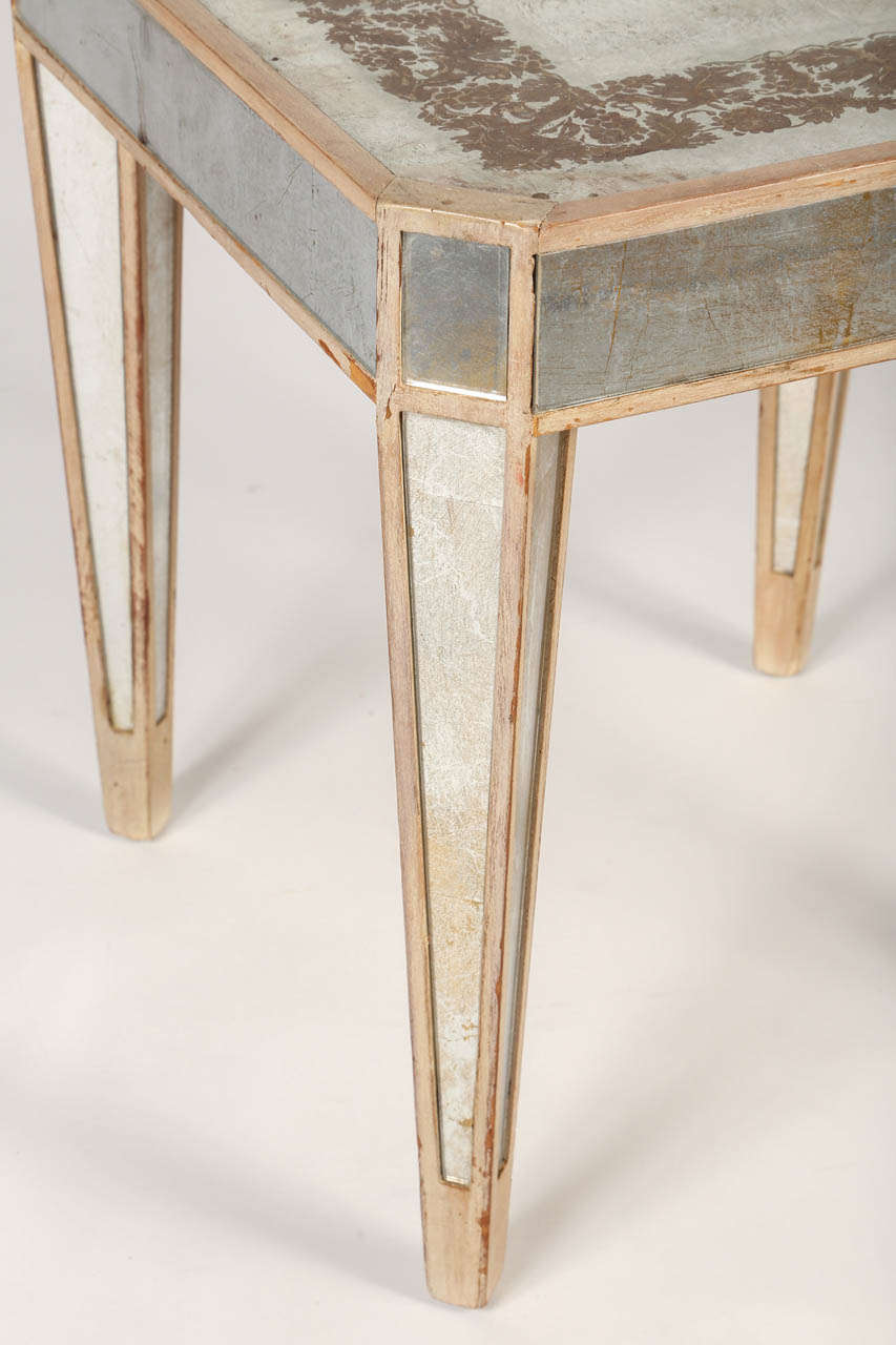 Neoclassical Style Paint Decorated and Eglomise Mirrored Glass Occasional Table In Excellent Condition In Los Angeles, CA