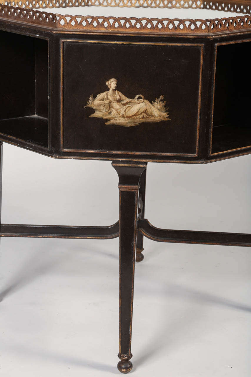 20th Century Ebonized and Parcel-Gilt Regency Side Table with Mirrored Top For Sale