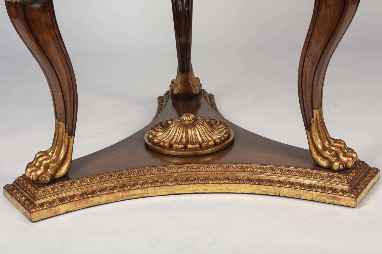 Table centrale à tête de lion en bois doré et noyer 2