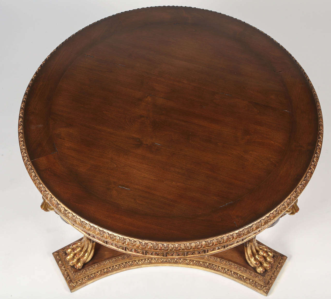 Table centrale à tête de lion en bois doré et noyer 5