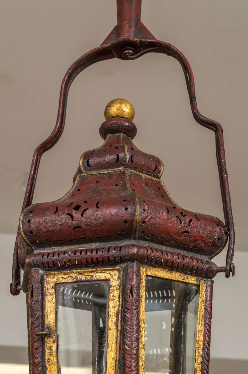 Pair of Venetian Red and Gilt Tole Lanterns, Italy circa 1780 In Excellent Condition In San Francisco, CA