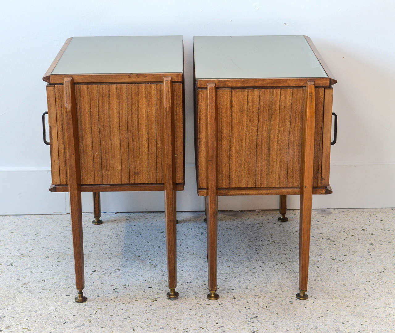Pair of Italian Modern Inlaid Mixed Wood and Bronze Night Tables, Dassi For Sale 4
