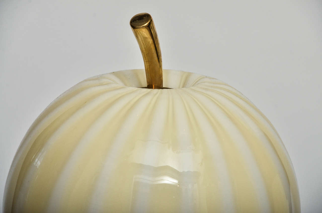 Mid-Century Modern Striped Murano Glass Pumpkin Form Table Lamp with Brass Details For Sale