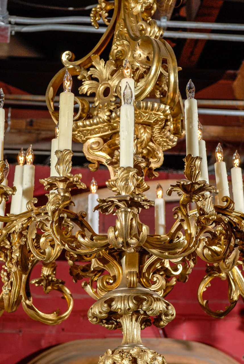 French Napoleon III Brass Chandelier In Good Condition For Sale In Atlanta, GA