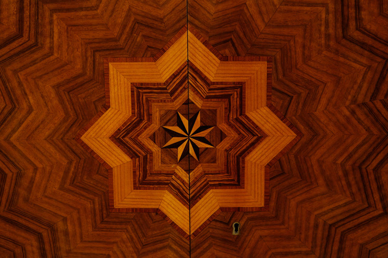Art-déco-Sekretär mit Intarsienarbeit von Lajos Kozma (Furnier)