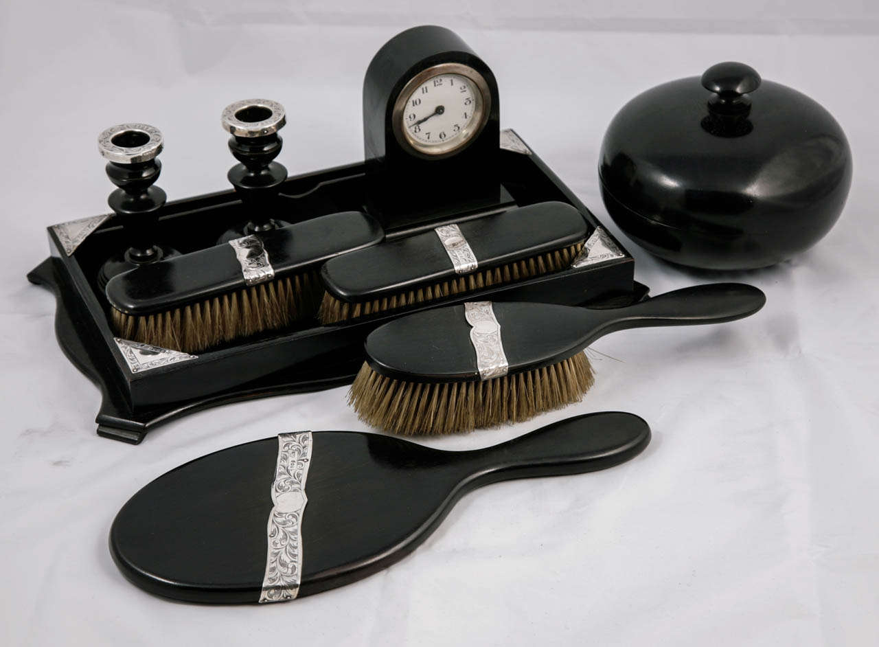 Gentleman's Grooming Set C 1921