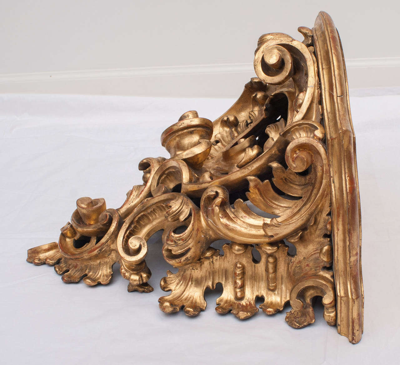 18th Century and Earlier Pair of Large Baroque Period Wall Brackets For Sale