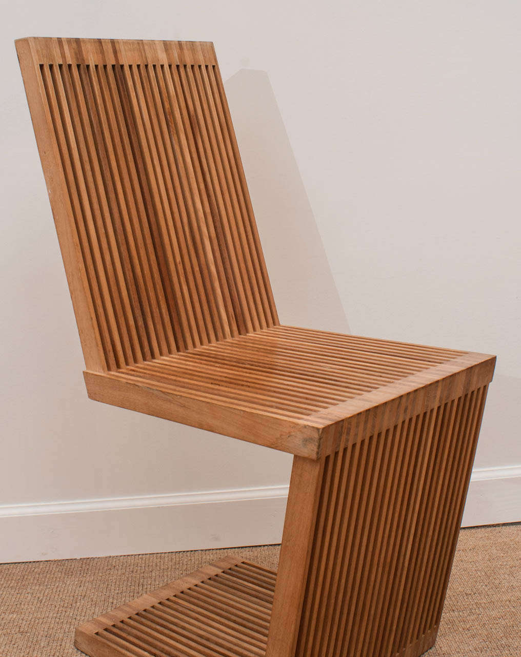 20th Century Set of Four Slatted Wood Cantilevered Chairs For Sale